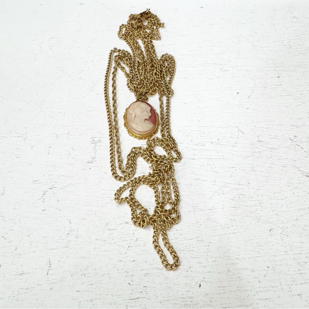 Gold Cameo Pendant Necklace 3 Strand Vintage
